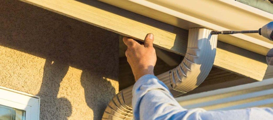 Seamless aluminum gutter installed on a residential home in St. Louis