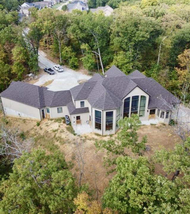 Roofing services in Creve Coeur, MO​ by Meridian Roofing and Renovation