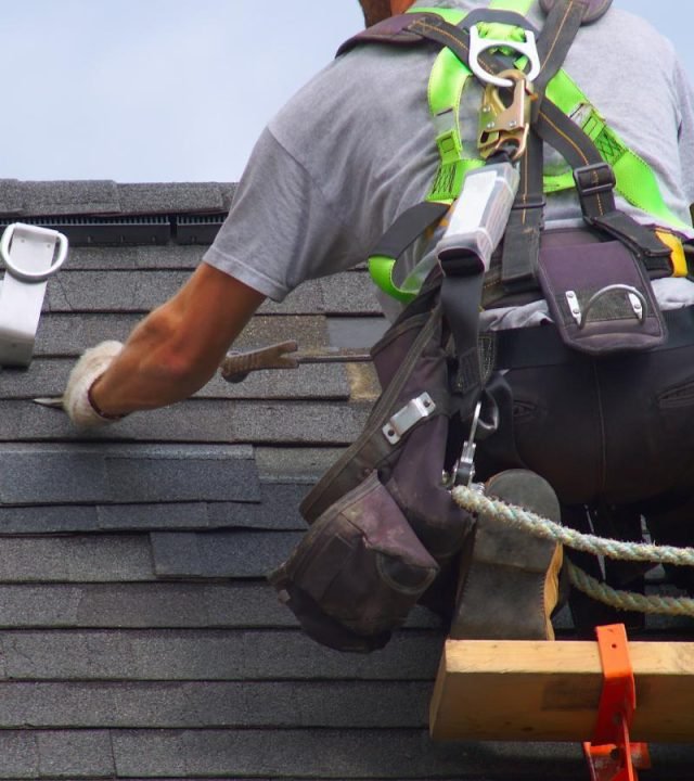 Professional crew handling roof replacement near me in St. Charles, MO Professional crew handling roof replacement near me in St. Charles, MO